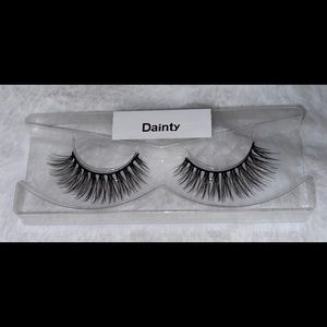 He “Dainty” lash set